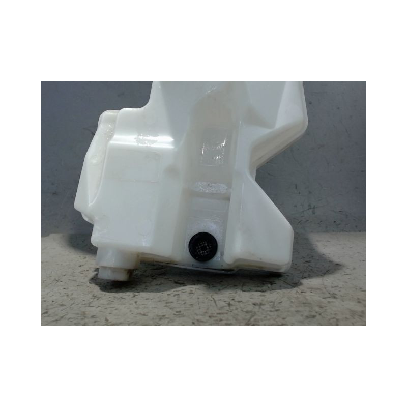 RESERVOIR LAVE-GLACE AVANT RENAULT CLIO IV