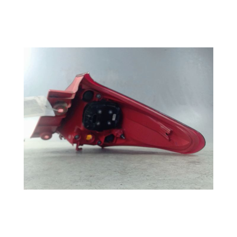 FEU ARRIERE GAUCHE  TOYOTA AURIS 2010-