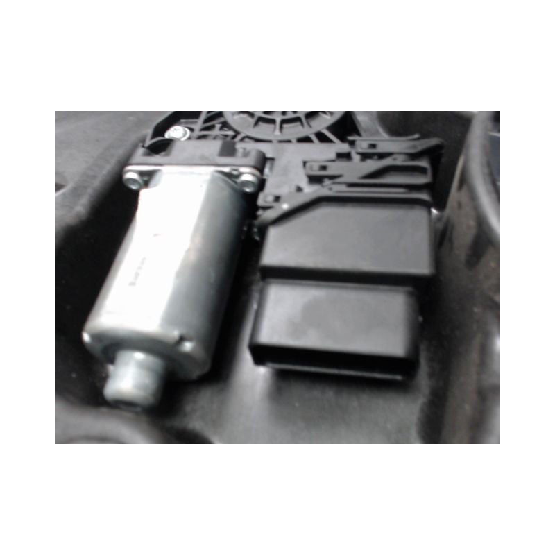 MECANISME+MOTEUR LEVE-GLACE ARRIERE DROIT VOLKSWAGEN GOLF VI 2008-