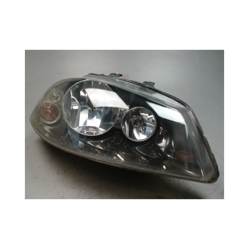 PHARE DROIT SEAT CORDOBA 2002-