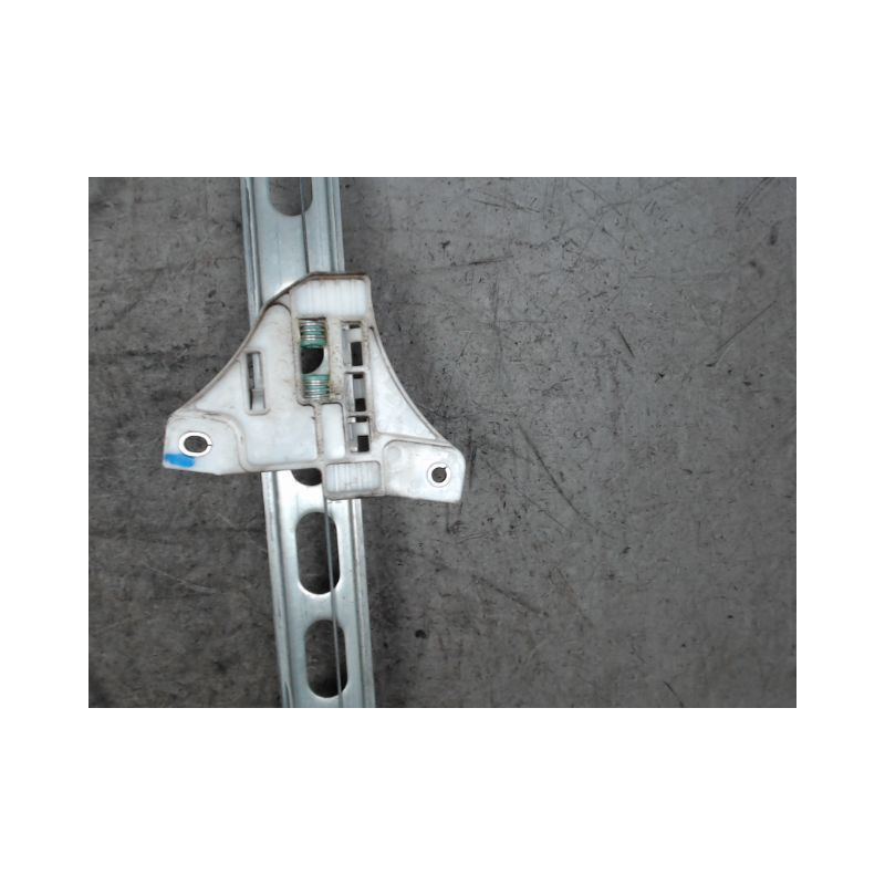 MECANISME+MOTEUR LEVE-GLACE AVANT DROIT SUZUKI SWIFT