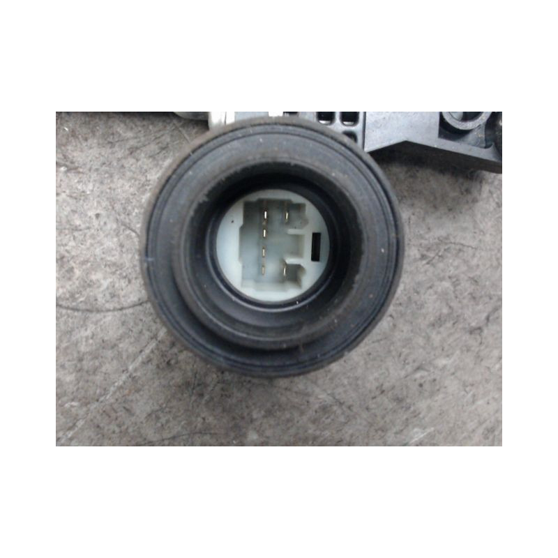 MECANISME+MOTEUR LEVE-GLACE AVANT DROIT SUZUKI SWIFT