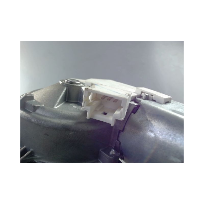MOTEUR ESSUIE-GLACE ARRIERE RENAULT CLIO III ESTATE 2008-