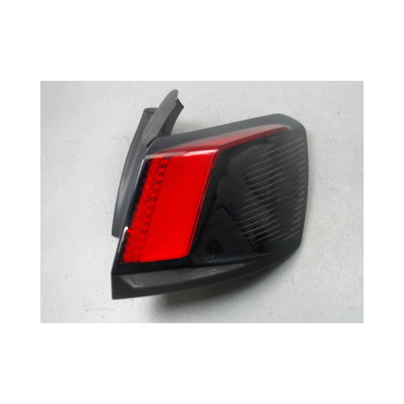 FEU ARRIERE DROIT PEUGEOT 3008 2009-