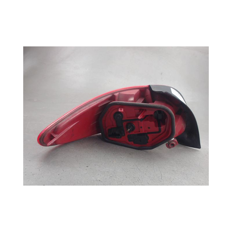 FEU ARRIERE DROIT PEUGEOT 206