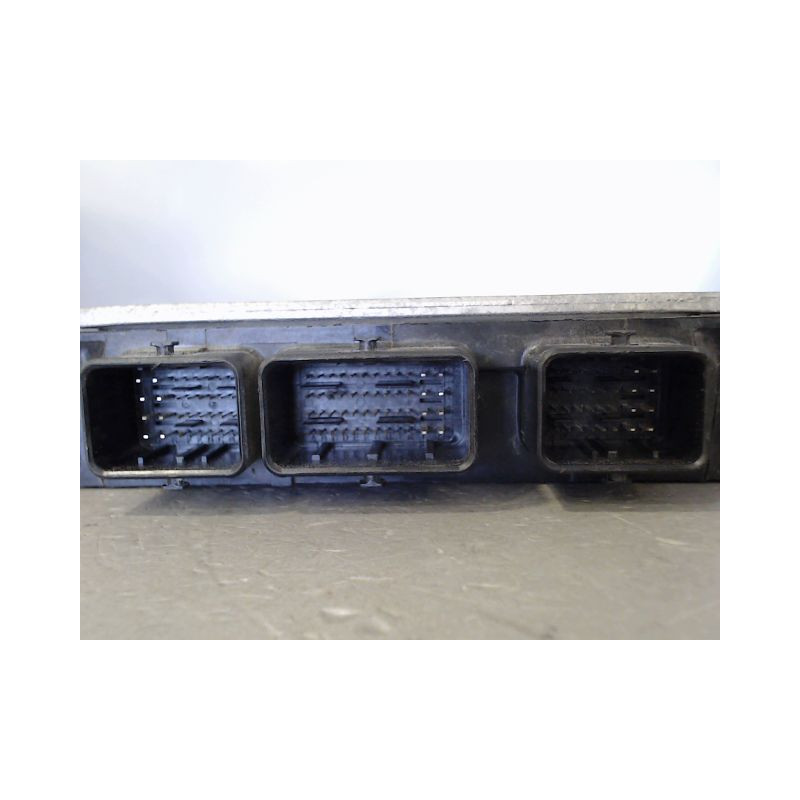CALCULATEUR MOTEUR RENAULT CLIO