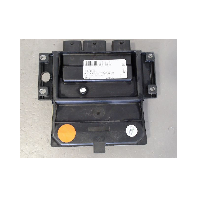CALCULATEUR MOTEUR RENAULT CLIO