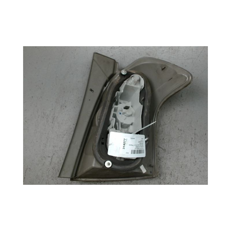 FEU ARRIERE GAUCHE  TOYOTA COROLLA VERSO 2004-2007