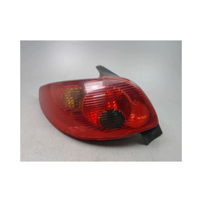 FEU ARRIERE GAUCHE  PEUGEOT 206 1998-2009