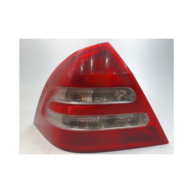 FEU ARRIERE GAUCHE  MERCEDES CLASSE C 2000-