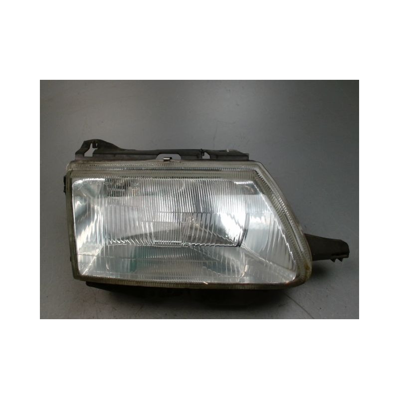 PHARE DROIT CITROEN SAXO -99