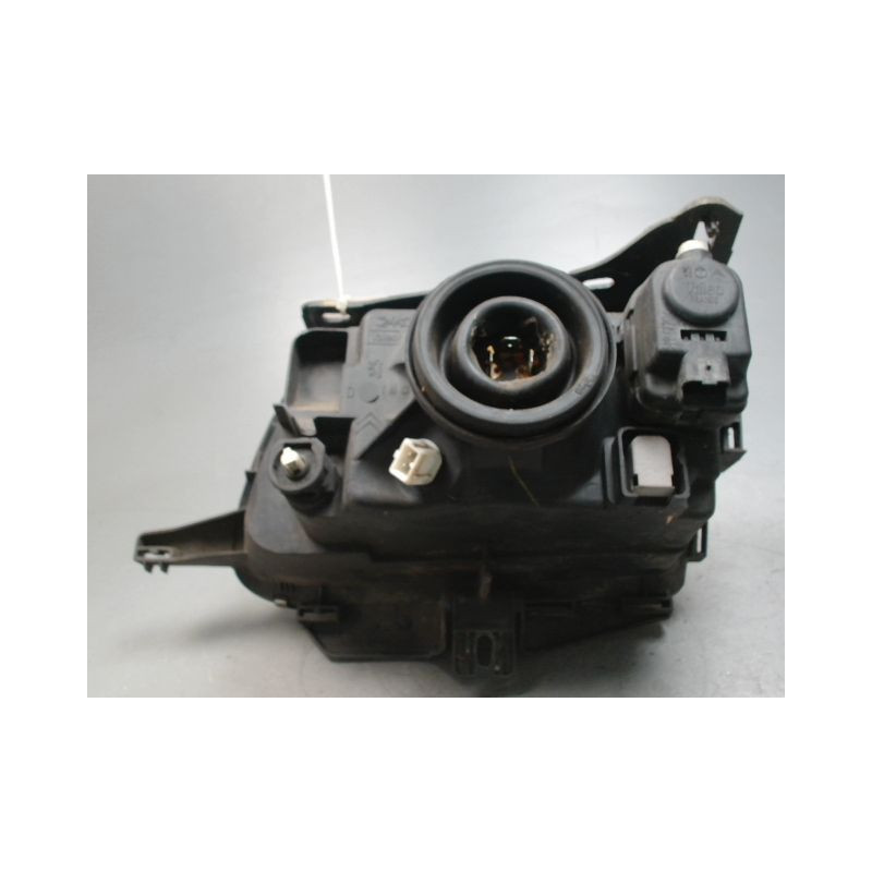 PHARE DROIT CITROEN SAXO -99