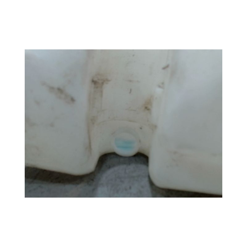 RESERVOIR LAVE-GLACE AVANT DACIA DUSTER