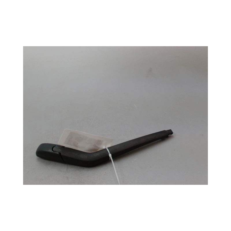 BRAS ESSUIE-GLACE ARRIERE TOYOTA YARIS 2005-