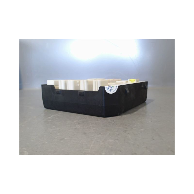 BOITE A FUSIBLES RENAULT MEGANE