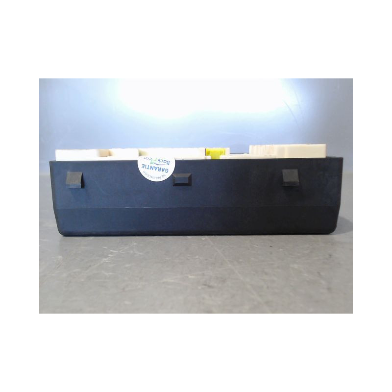 BOITE A FUSIBLES RENAULT MEGANE
