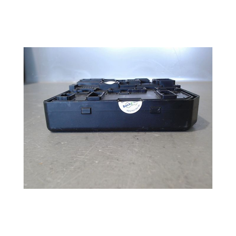 BOITE A FUSIBLES RENAULT MEGANE