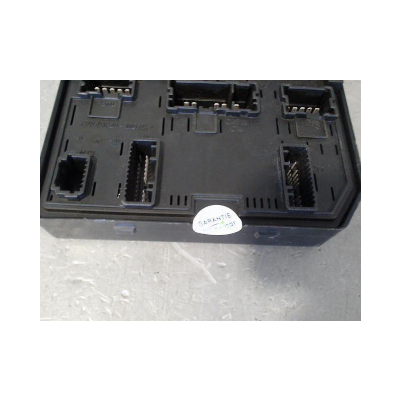 BOITE A FUSIBLES RENAULT MEGANE