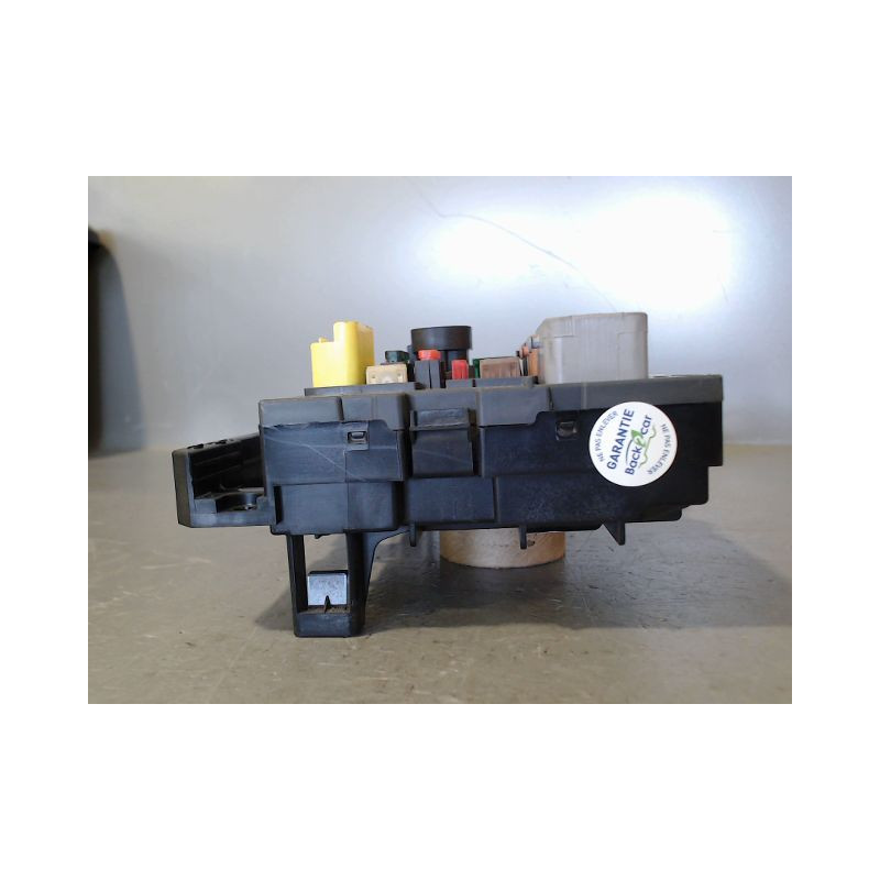 BOITE A FUSIBLES CITROEN C4