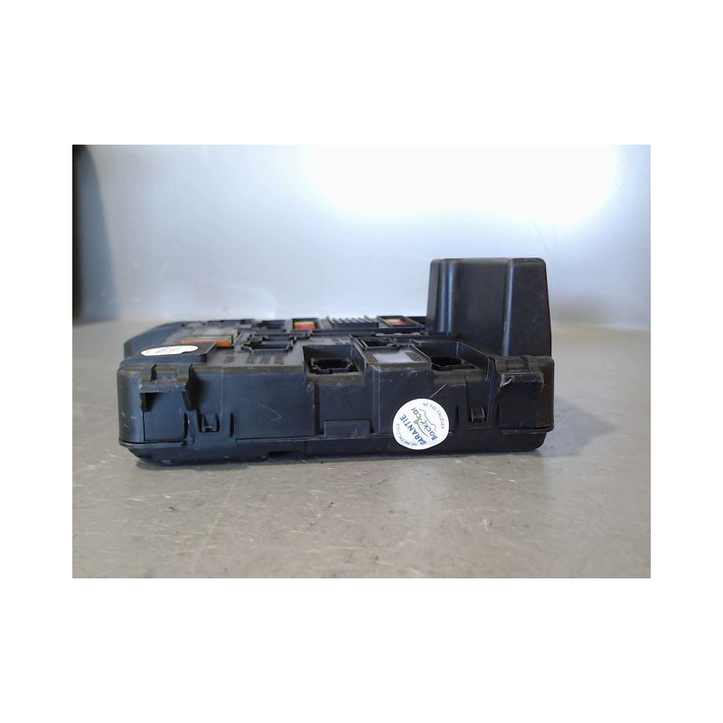 BOITE A FUSIBLES RENAULT MEGANE