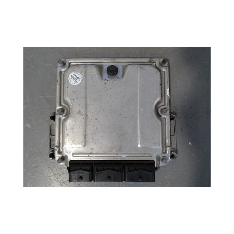 CALCULATEUR MOTEUR RENAULT MASTER