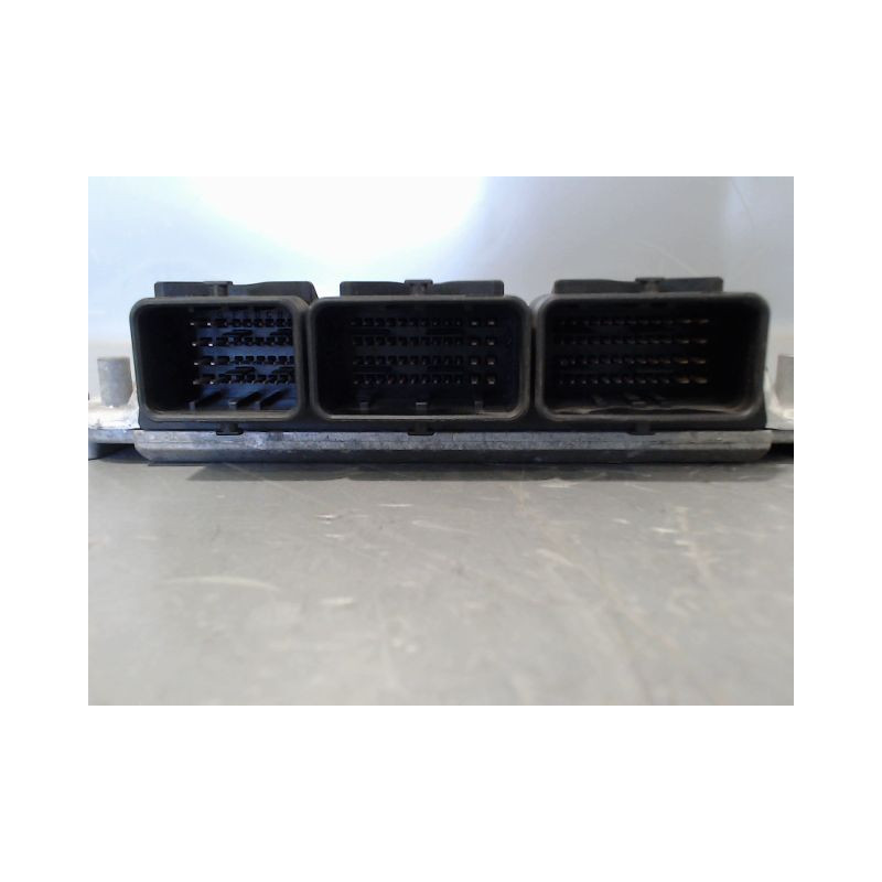 CALCULATEUR MOTEUR RENAULT MASTER