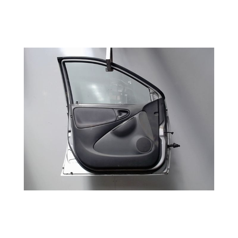 PORTE AVANT GAUCHE TOYOTA YARIS -2003