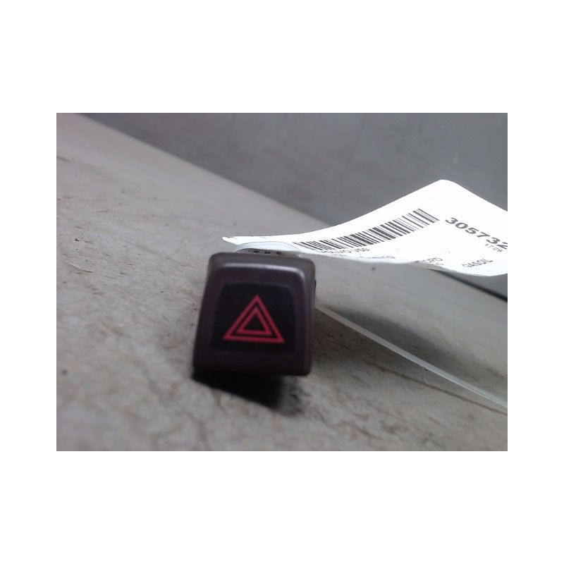 BOUTON DE WARNING VOLVO V50