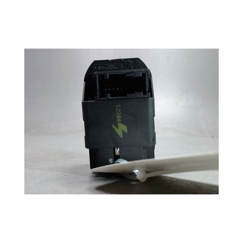 COMMANDE LEVE-GLACE PORTE AVG FIAT SCUDO
