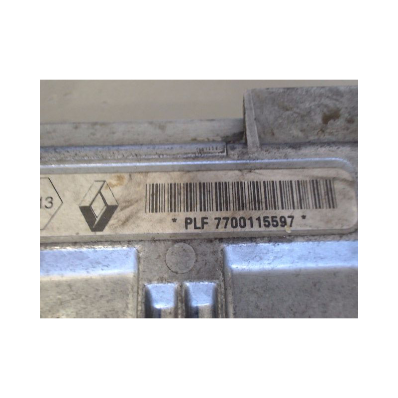 CALCULATEUR MOTEUR RENAULT CLIO