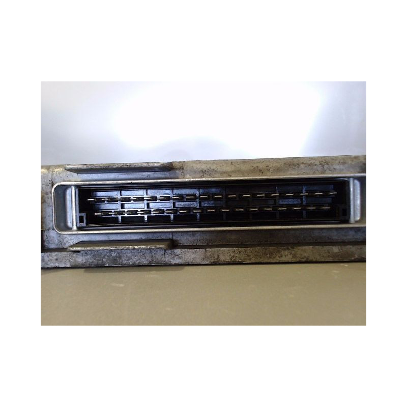CALCULATEUR MOTEUR RENAULT CLIO
