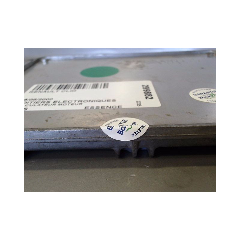 CALCULATEUR MOTEUR RENAULT CLIO