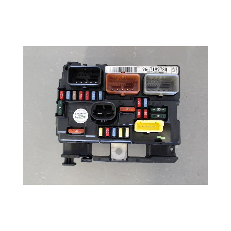 BOITE A FUSIBLES PEUGEOT 207 2006-2013