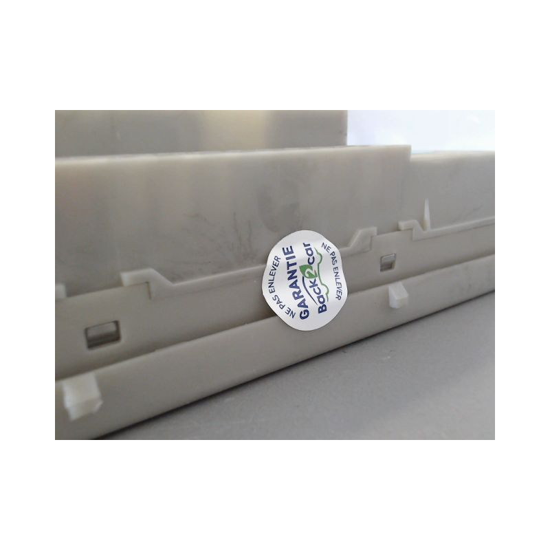 BOITE A FUSIBLES RENAULT CLIO III ESTATE 2008-