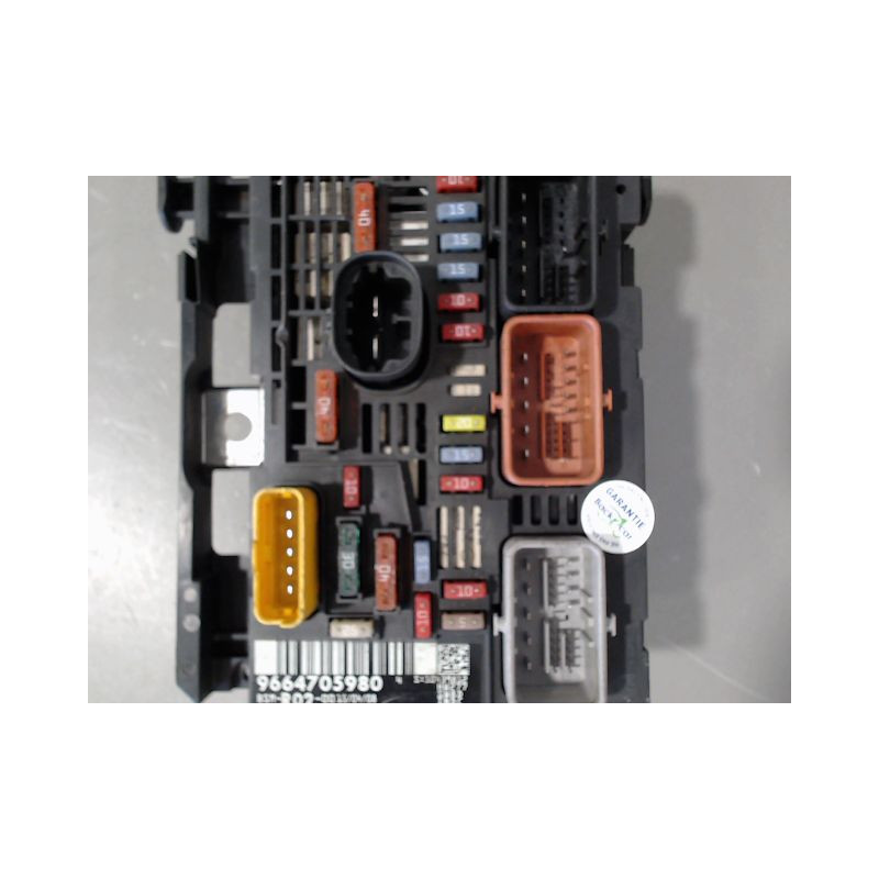 BOITE A FUSIBLES CITROEN C4