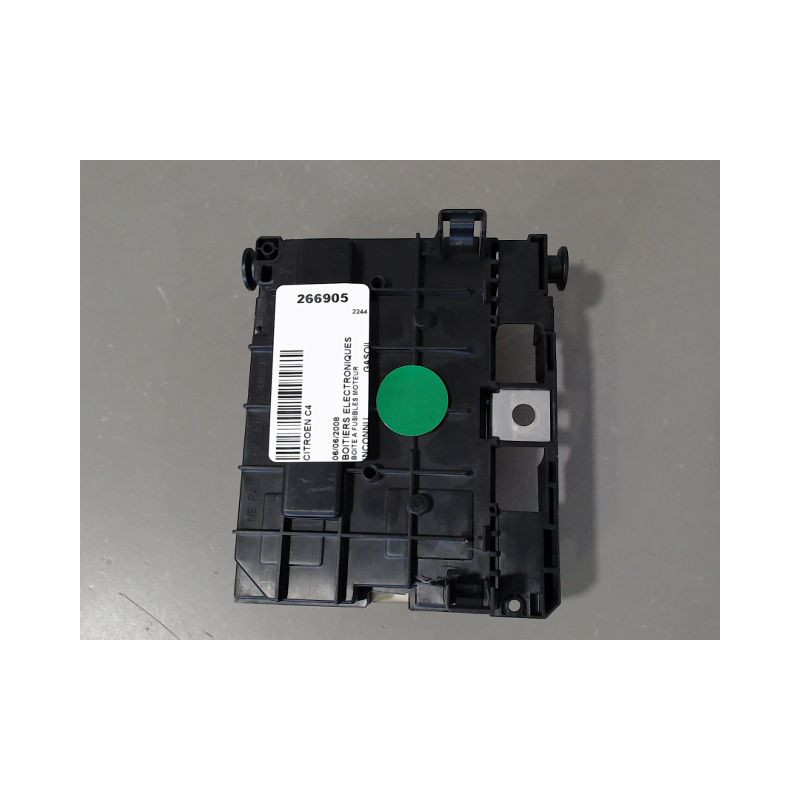 BOITE A FUSIBLES CITROEN C4