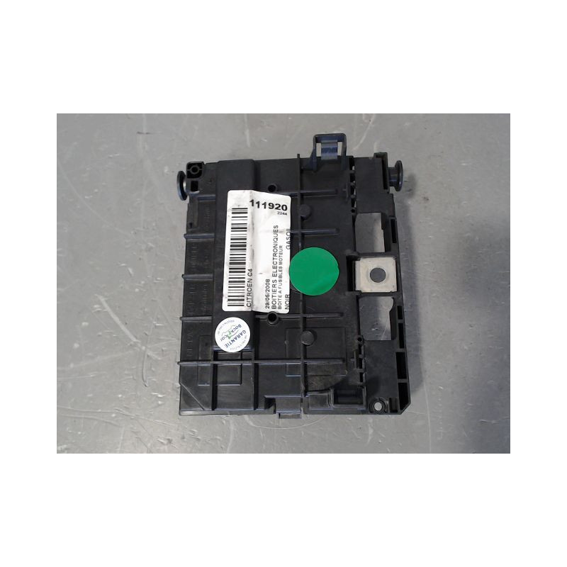 BOITE A FUSIBLES CITROEN C4