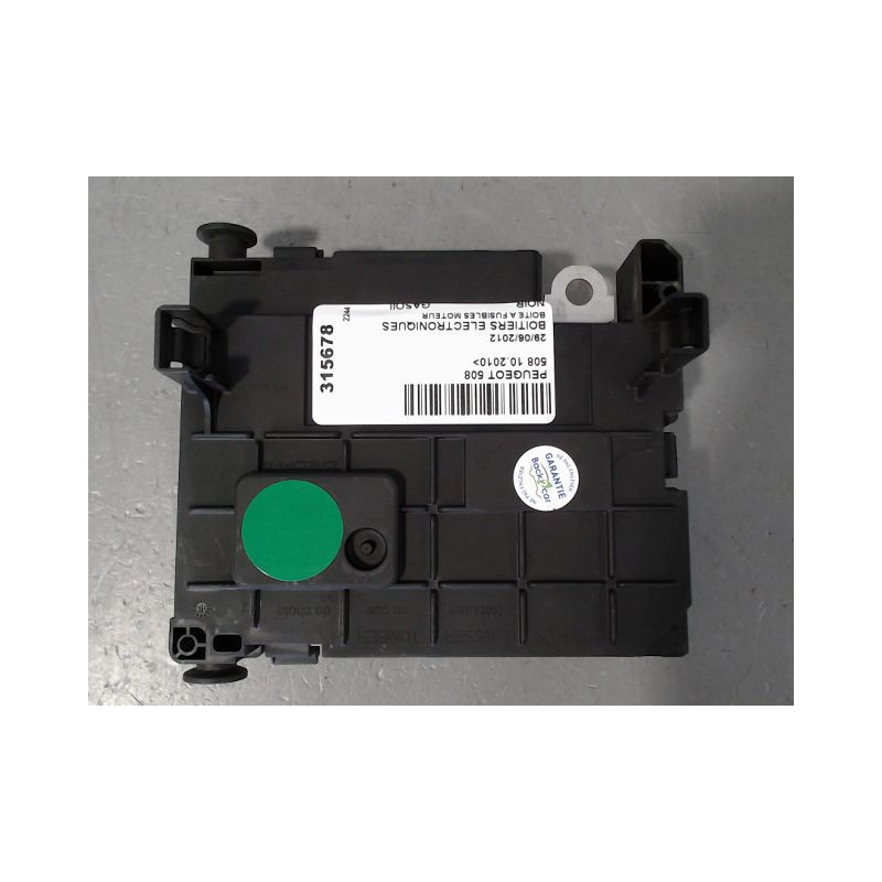 BOITE A FUSIBLES PEUGEOT 508 2010-