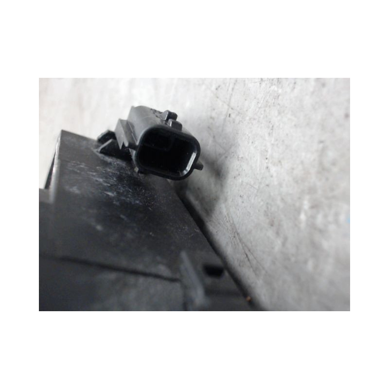 POIGNEE EXTERIEURE PORTE ARRIERE DROIT RENAULT MEGANE