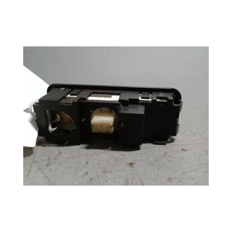 PLAFONNIER CITROEN SAXO 99-