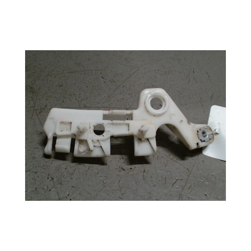SUPPORT PARE-CHOC AVG RENAULT MEGANE