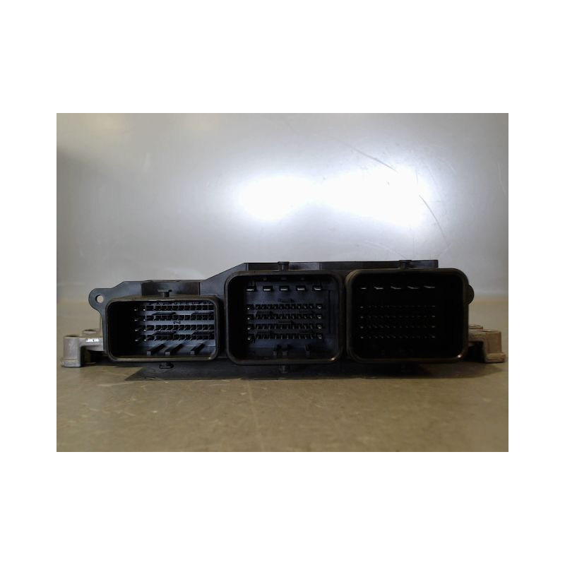 CALCULATEUR MOTEUR PEUGEOT 208