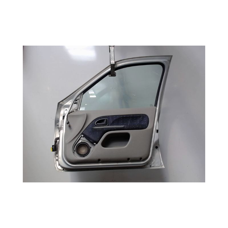 PORTE AVANT DROIT RENAULT CLIO II PH.2 01-06