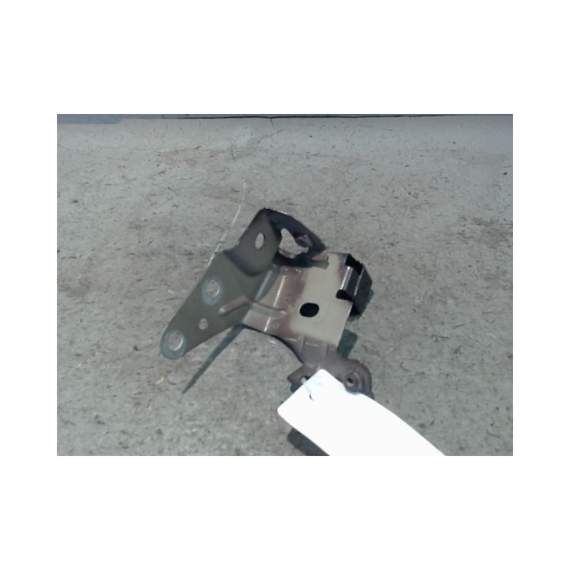 SUPPORT AILE AVD RENAULT CLIO III 2010-