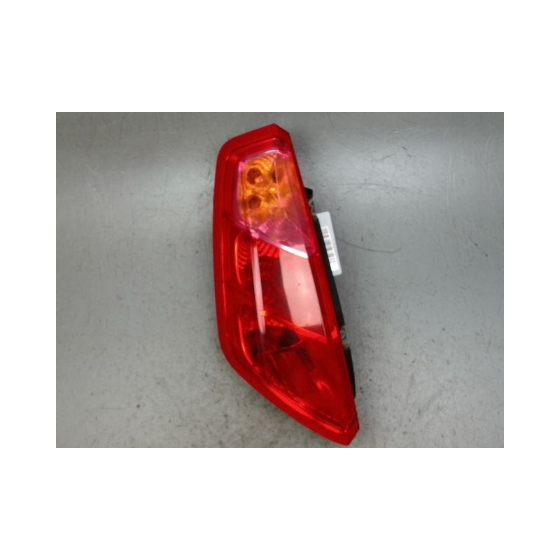 FEU ARRIERE GAUCHE  FIAT PUNTO