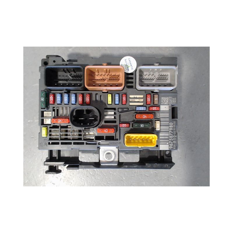 BOITE A FUSIBLES PEUGEOT 3008