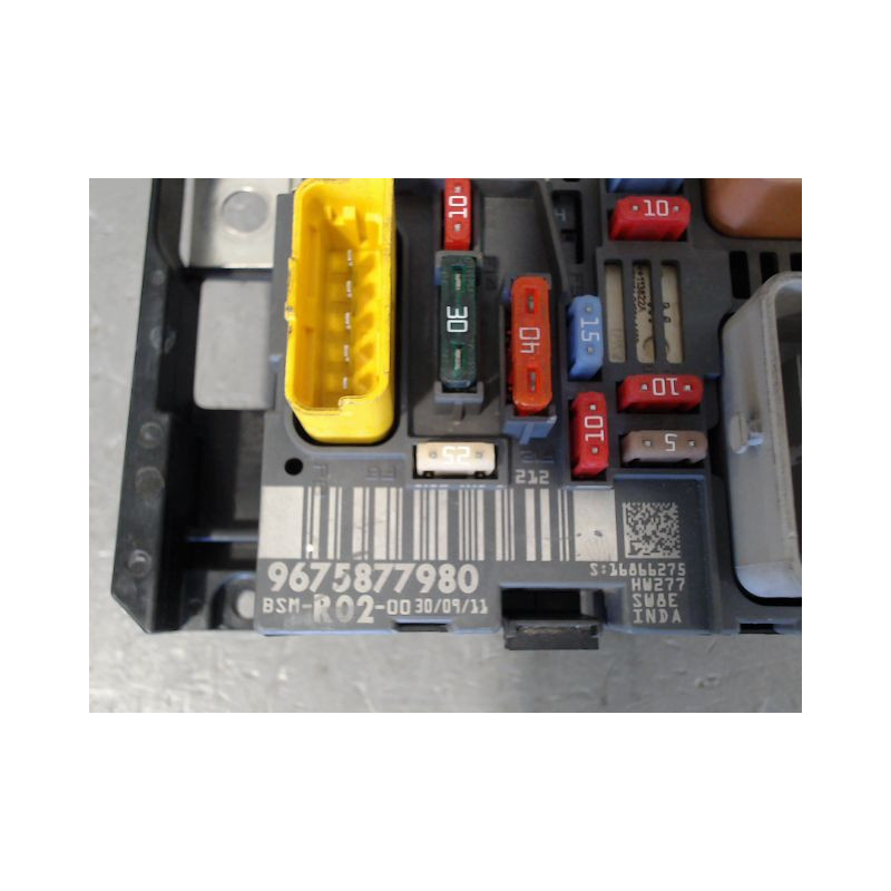 BOITE A FUSIBLES PEUGEOT 3008