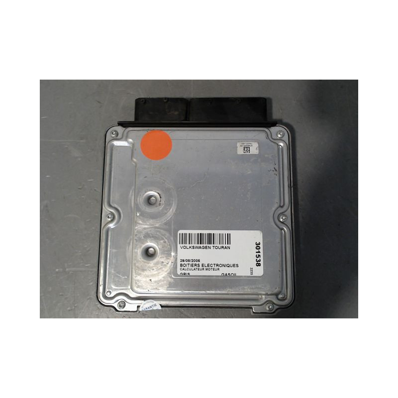 CALCULATEUR MOTEUR VOLKSWAGEN TOURAN