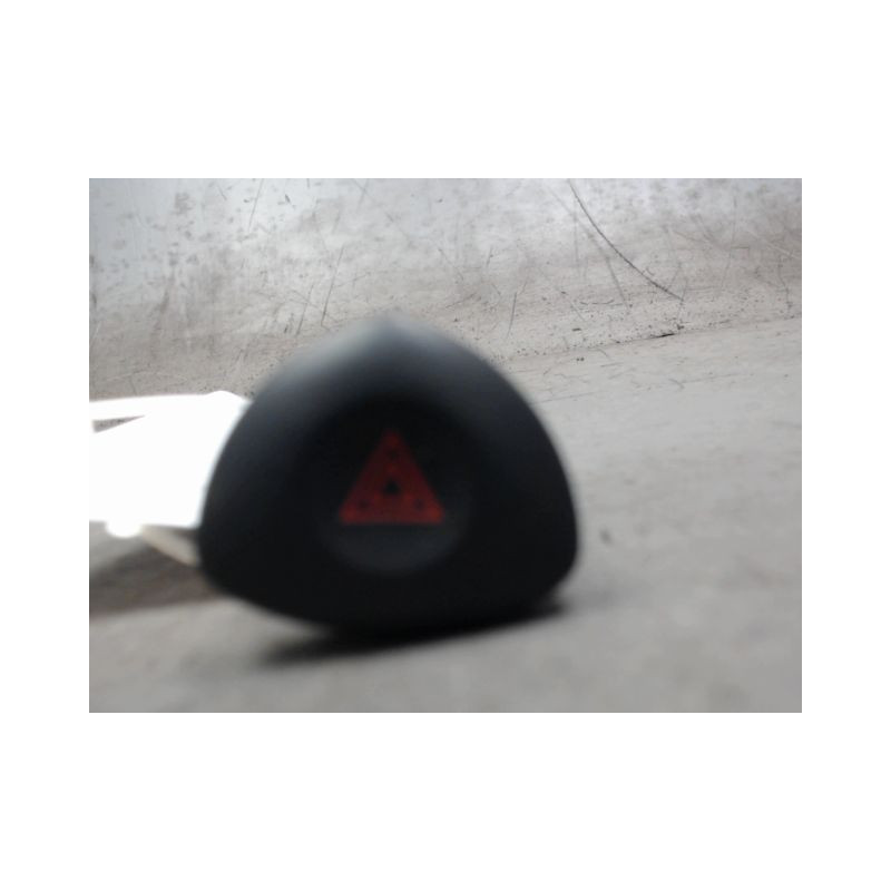 BOUTON DE WARNING RENAULT CLIO II PH.2 01-06