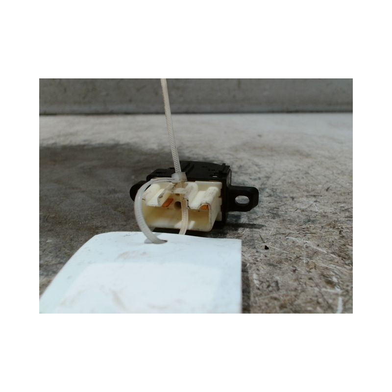 COMMANDE LEVE-GLACE PORTE AVD MAZDA MAZDA 6 5P